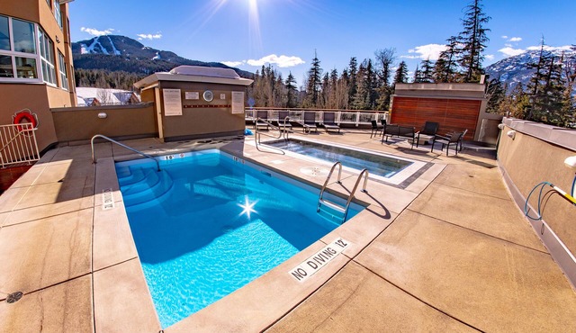 Le Chamois 510 - Ski in Ski out, Common Area Pool, Hot Tub & Gym