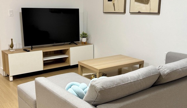 Levida Living - Cozy 2 Bedroom Suite at the Heart of Langley