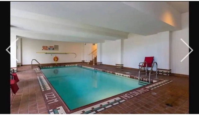 Location! location! Beautiful condo in the heart of Yaletown