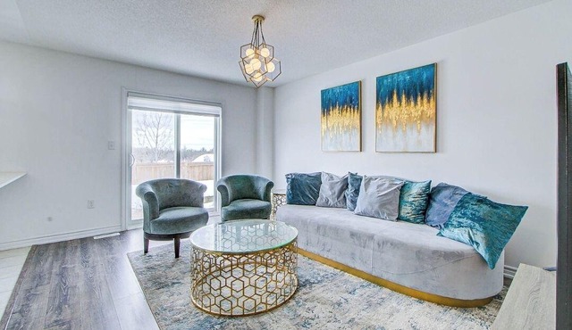 Lovely 3-bedroom house in Barrie with WiFi and AC