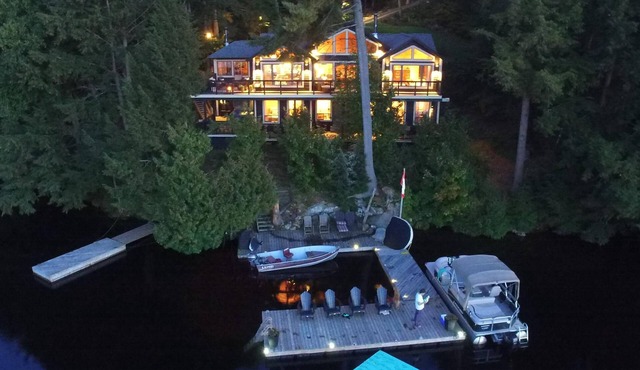 Lovely Family Cottage Escape, 6 bdrms, 3bath, Hot Tub, Muskoka Room, Sunsets!