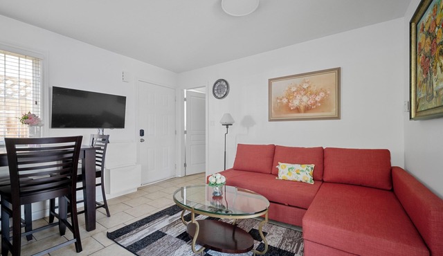 Lovely ground floor suite in Central Vancouver