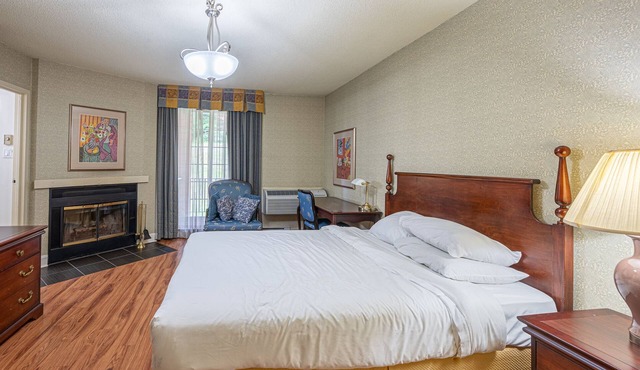 Lovely room with balcony 26