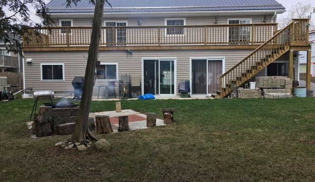 LOWER LEVEL COTTAGE/HOME ON CANAL LAKE FOR RENT