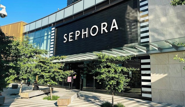 Luxe Condo In The Heart Of Brentwood