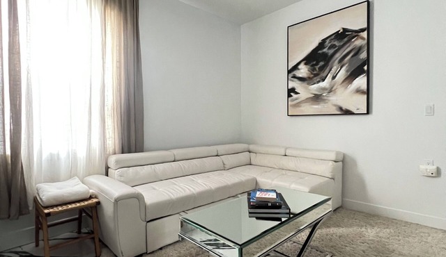 Luxurious 1-Bed Room suite