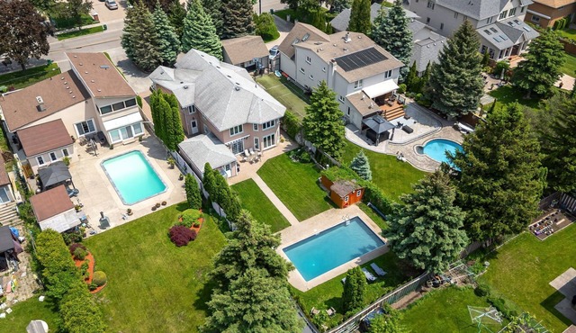 Luxurious 6BR Poolside Paradise with Huge Heated Pool & Backyard