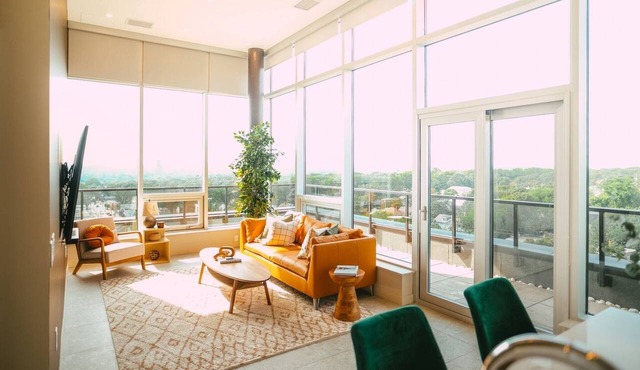 Luxury 2BR Penthouse Apt In Central Halifax!