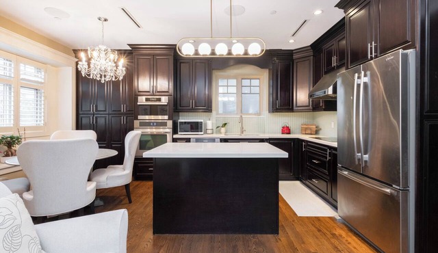 Luxury 4BR 4.5BA Home Near UBC & West Point Grey