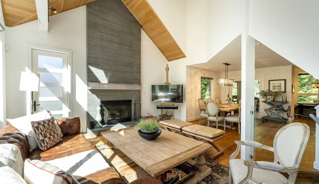 Luxury 4BR Retreat | Ski-In Access | Private Hot Tub | Managed By Aloha Whistler