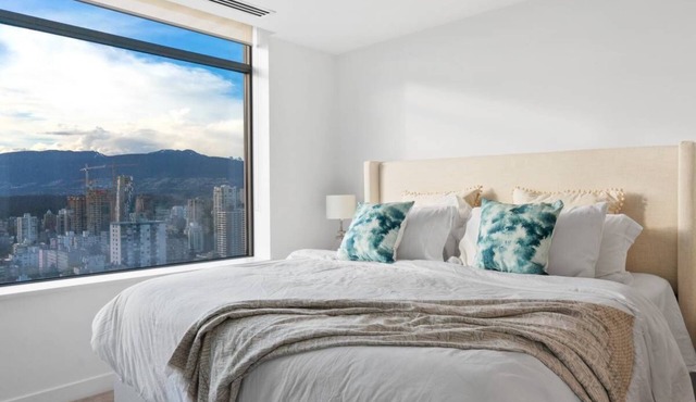 Luxury and Spacious Modern Living in the Heart of Downtown Vancouver