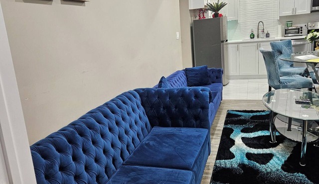 Luxury basement, 3 bedrooms 2 bathrooms 4 beds sleep 8. Close to Falls