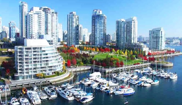 Luxury Beautiful Suite in the Heart of Downtown - Steps to BC Place Stadium!
