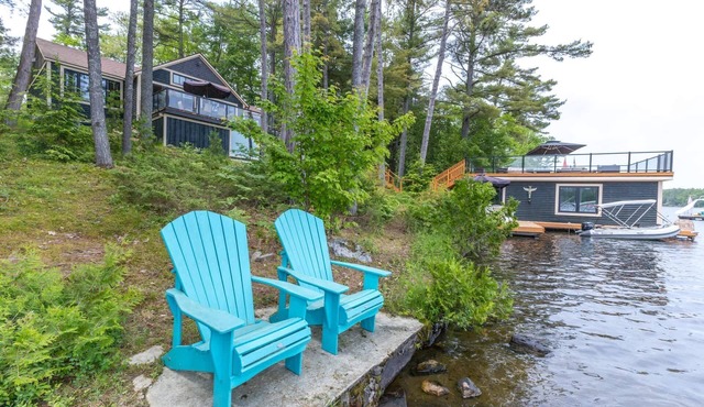 Luxury Cottage, Central Lake Muskoka, Hot Tub!