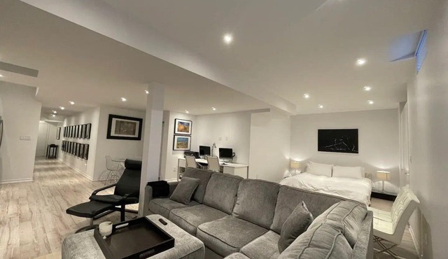 Luxury Executive Studio in prestigious Glen Abbey Oakville