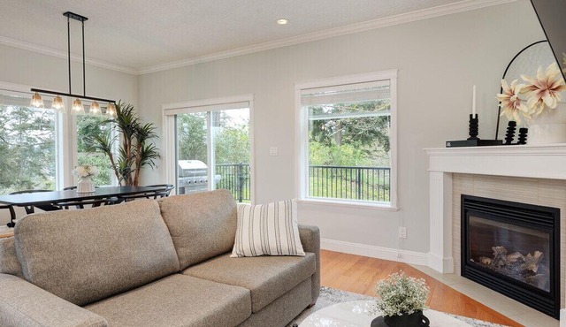 Luxury Home 15 Minutes To Downtown Victoria
