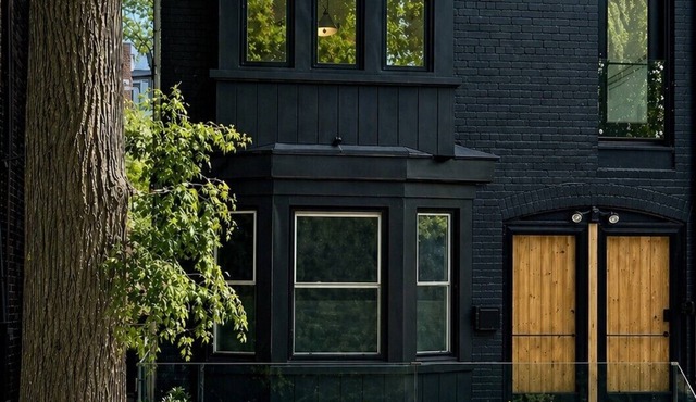 Luxury Home 3bed2bath | Yorkville Parking | Sauna| Gym