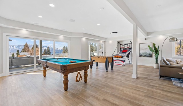 @luxury kelowna house