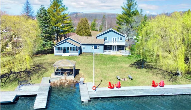 Luxury Lake House - Hot Tub - Fire Pit - BBQ -Dock