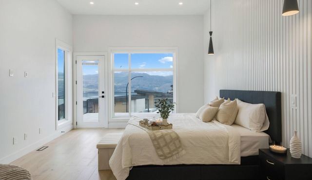 Luxury Lakeview Oasis with Heated Pool