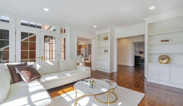 Luxury & Large 4 Bedroom 2.5 Home Prestigious Desired Neighbourhood with Garage