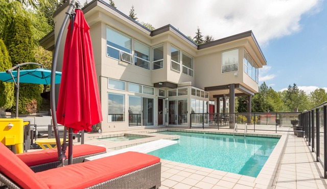 Luxury Mansion with Pool/Hot Tub-City & Ocean View