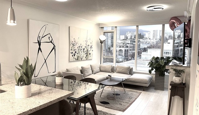 Luxury one Bedroom Condo at the Pier