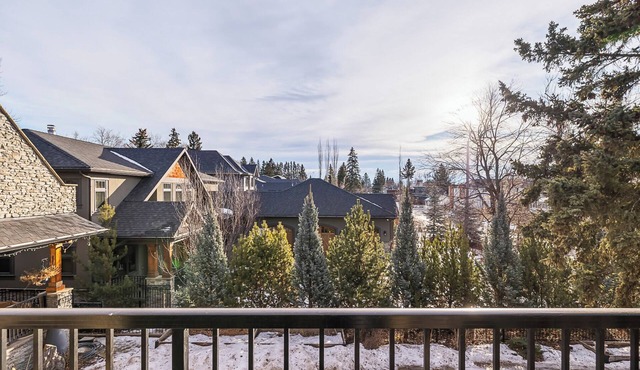 Luxury private 1 BR loft, next to the river and pathways, amazing quiet location