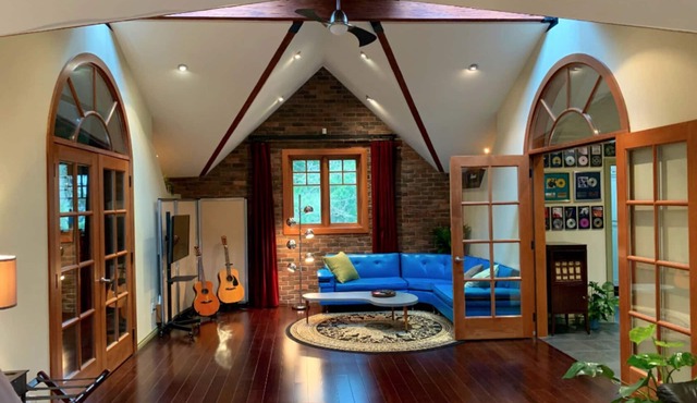 Luxury Rock & Roll Retreat