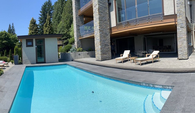 Luxury Stay in West Vancouver | Private sauna, Pool & Stunning Views