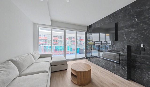 Luxury Sunseeker Retreat w/Terrace