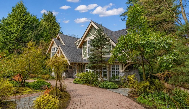 Luxury West Side Mansion | Garden Retreat 5 min to Downtown