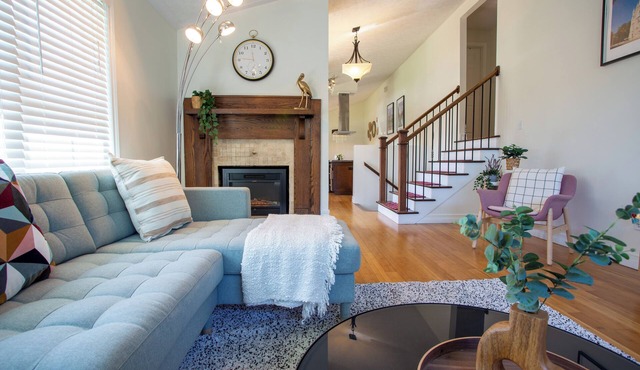 Maple's Serene Spa Retreat with Hot Tub and Private Lake Trail Access