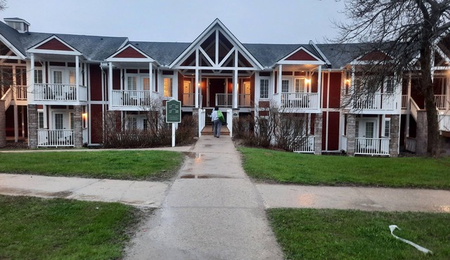 Margarita Getaway 2 near spa, ski hills, golf, motocross & year-round pool