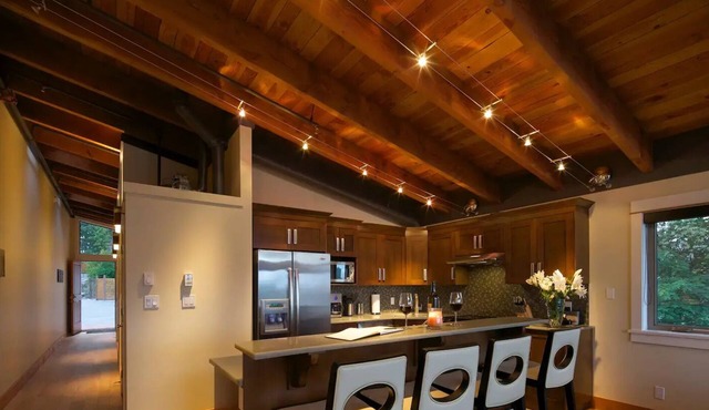 Mariner's Loft Salt Spring Island - 2BDRM - Unit 201