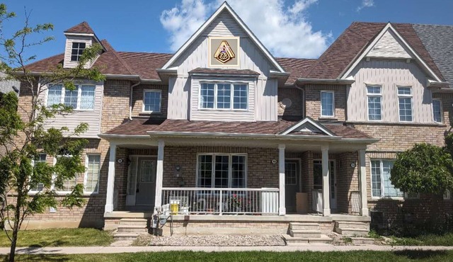 Markham 2 bedroom basement with separate kitchen and one parking space