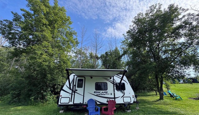 MINI Camper -fully equipped stationary in Champlain