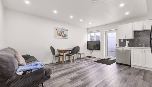 Modern 2BR Duplex 3.0 GBPS internet with Parking