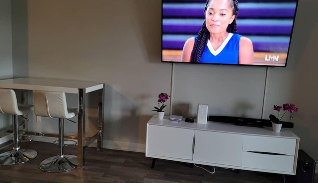 Modern 3-Bedroom House in North-end of Barrie