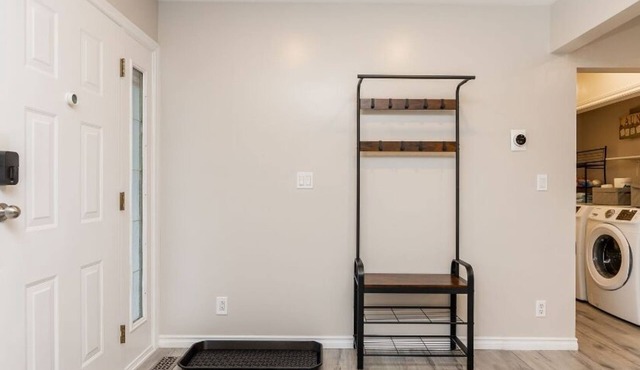 Modern 3-bedroom Rancher with AC and WiFi in Chilliwack