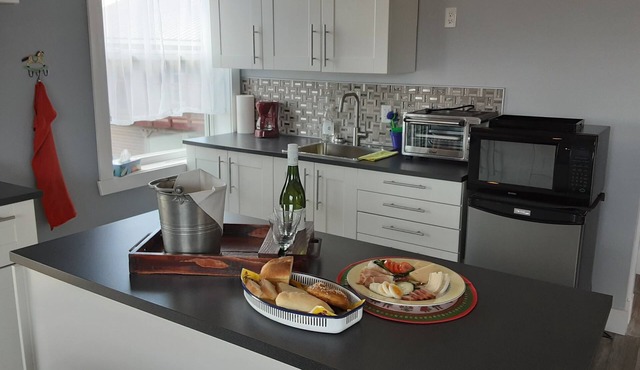 Modern apartment close to the Caribou Provincial Beach, Pictou and PEI Ferry