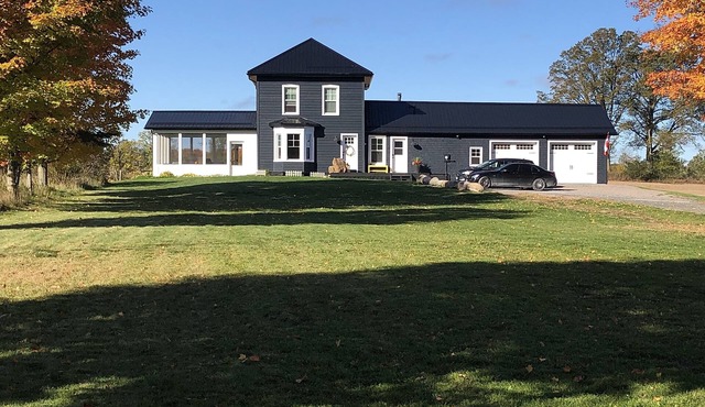 Modern Farmhouse - gateway to the great outdoors
