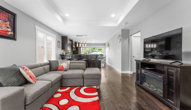 Modern Getaway In Amherstburg | Wine, Style & Relaxation in Amherstburg