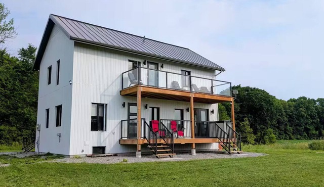 Modern Home on 36 Private Acres | Dark Skies & Stargazing | Rideau Lakes