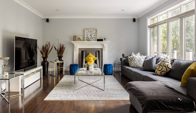 MODERN & QUIET 4-BEDROOM HOME WITH A PATIO/WALKOUT-5min drive to Masonville Mall