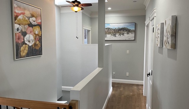 Modern Sophisticated Luxury Home by Thetis Lake 5 Bedroom 3 Bathroomn