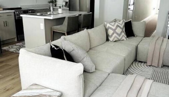Modern Stay Niagara. 3 bedroom house. Minutes from Niagara Falls. Book now!