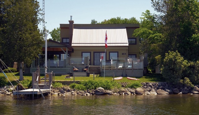Modern Waterfront Home ~10ppl~Breathtaking Sunsets