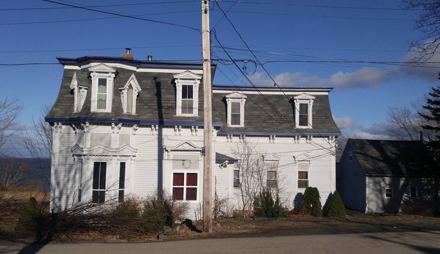 Montague room for rent on Ocean Front