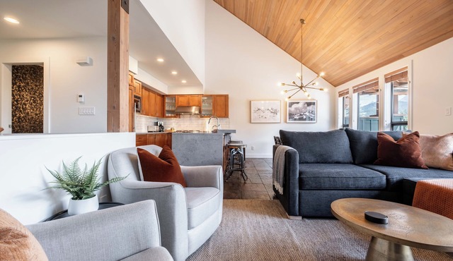 Montebello - Luxury in Whistler Village North between Whistler and Blackcomb Mts